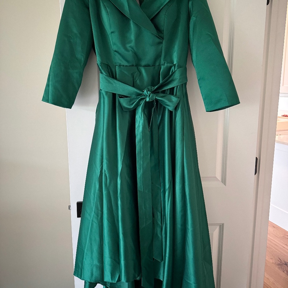 Beautiful Mother of the Bride Dress Brand New   Size 12